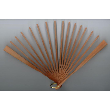 Eventail 23 cm tiges ondulées lisses en Poirier