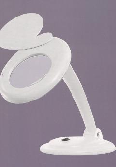 Lampe loupe sur table